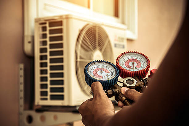 Professional Hvac technician working in Kouts, IN